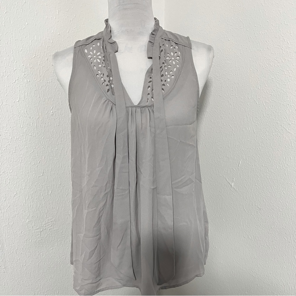 Maeve Anthropologie Womens Size 6 Gray Luca Laser Cut Tie Sleeveless Blouse EUC